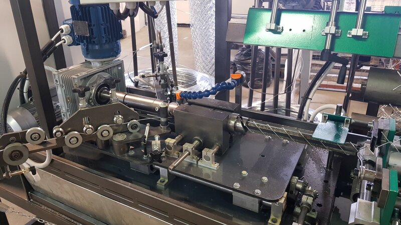 Masina automata de impletit plasa de gard