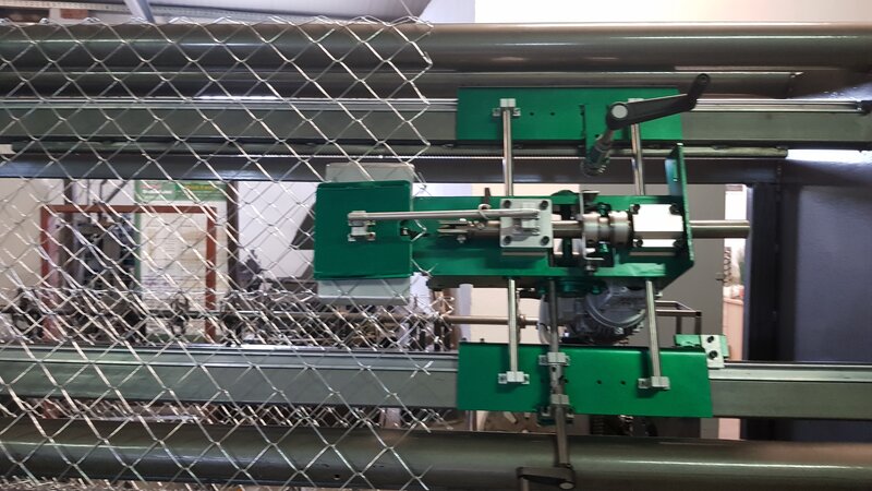 Masina automata de impletit plasa de gard